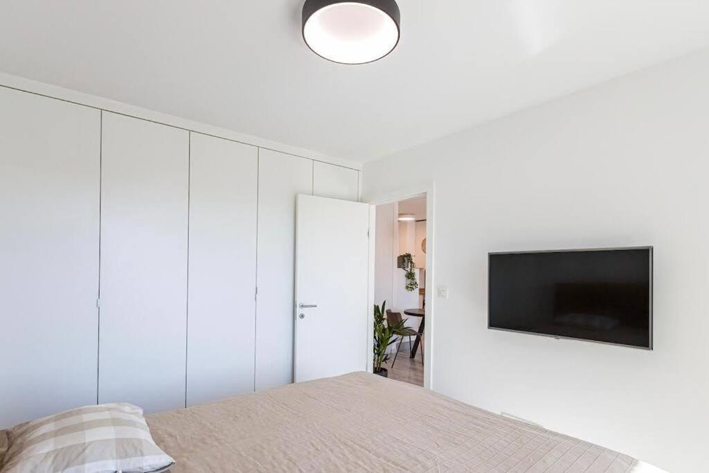 Urban Apartment With Possibility Of Parking Bratysława Zewnętrze zdjęcie