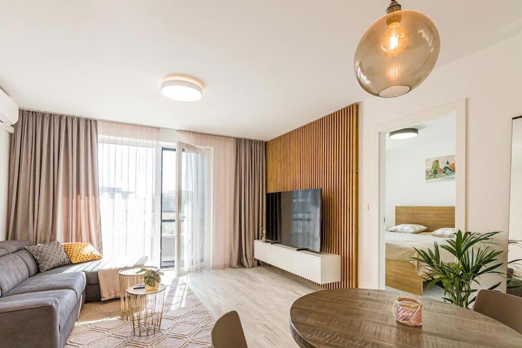 Urban Apartment With Possibility Of Parking Bratysława Zewnętrze zdjęcie